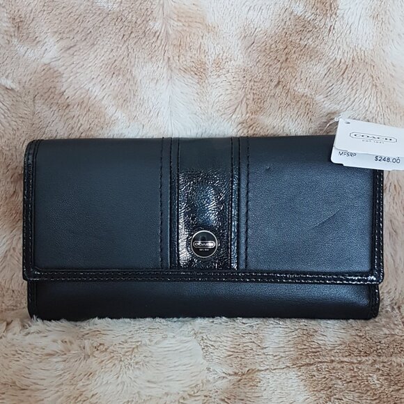 AUTHENTIC COACH COLLECTION NOW ON POSHMARK! NWT $328 Leather Checkbook Wallet - Picture 1 of 8